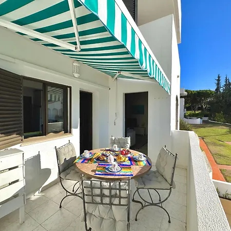 Apartment Brightness With Pool By Homing