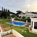 Brightness With Pool By Homing Appartamento