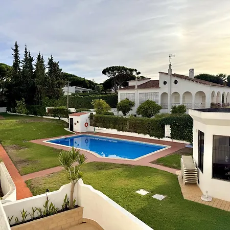 Brightness With Pool By Homing Apartament