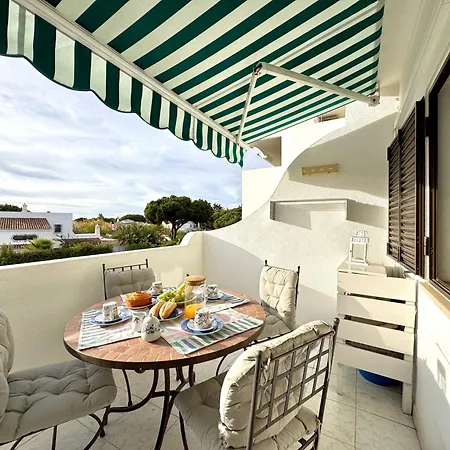 Brightness With Pool By Homing Apartament