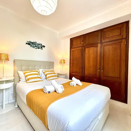 Brightness With Pool By Homing Apartament