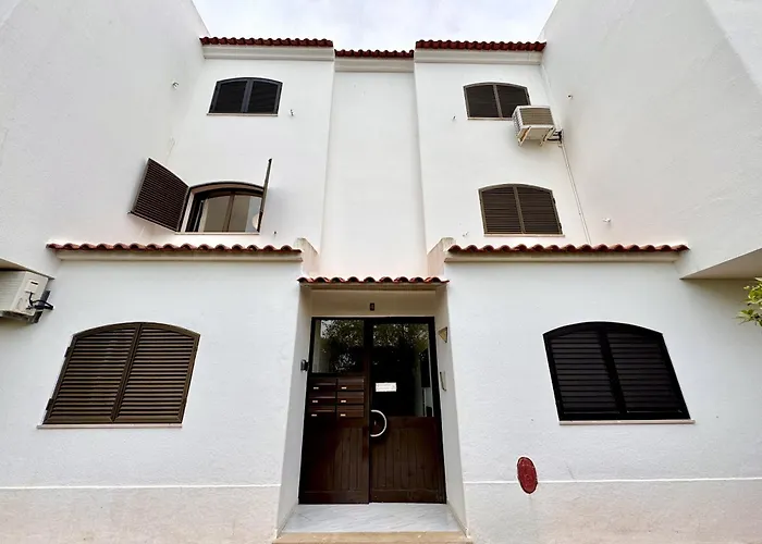 Brightness With Pool By Homing Apartament *