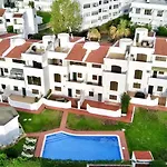 Lägenhet Brightness With Pool By Homing