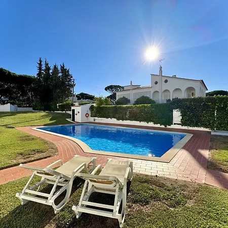 Brightness With Pool By Homing Appartement